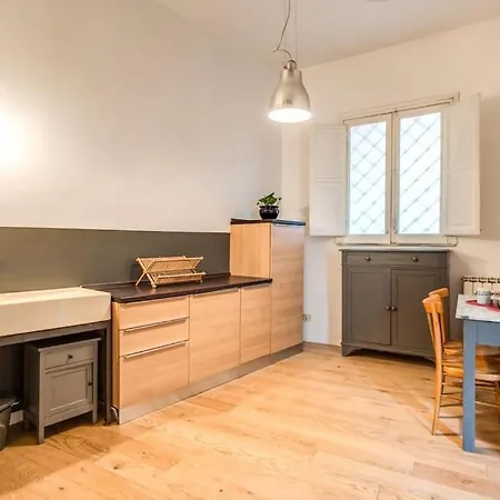 Apartment Casa Alessandria Piazza Fiume Rom